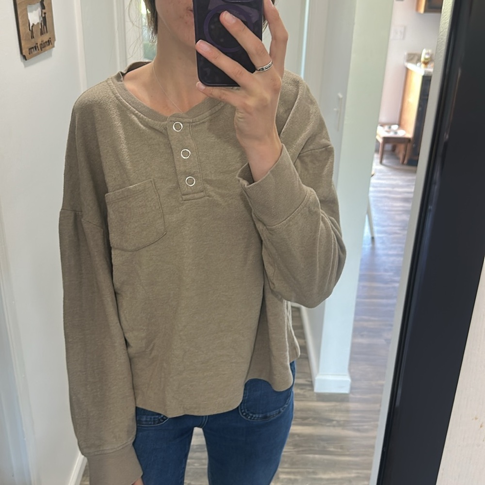 Oversized tan lightweight sweater